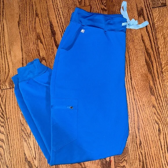 Figs Women's High Waisted Zamora Jogger Scrub Pants - Picture 3 of 8